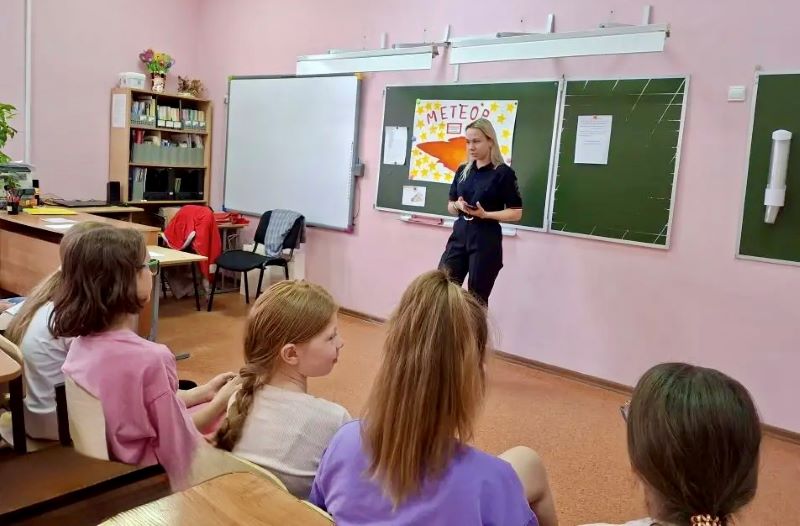 Полицейская в Красногорске провела профилактические беседы в школьном лагере