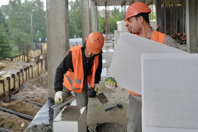 Работы идут в графике: в поселке Нахабино продолжается строительство пристройки к поликлинике!