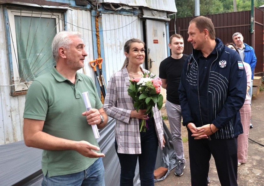 Дмитрий Волков проверил строительство нового кинологического центра в Красногорске