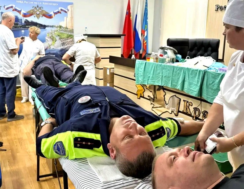 Сотрудники Госавтоинспекции подмосковного Красногорска приняли участие в благотворительной донорской акции