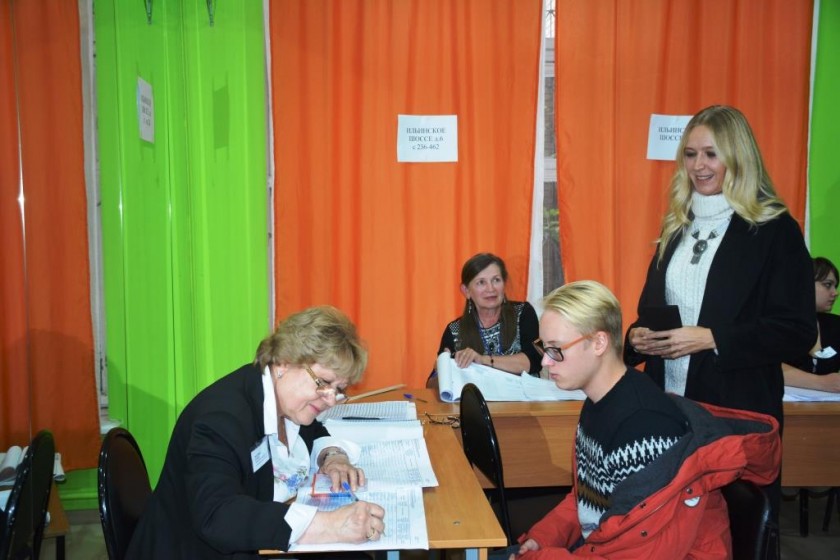Дмитрий Харатьян проголосовал в Красногорске