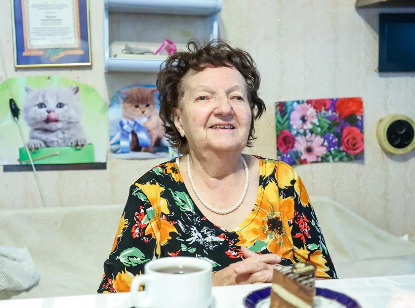Дмитрий Волков поздравил с 85-летием ветерана труда Зинаиду Николаевну Николаеву
