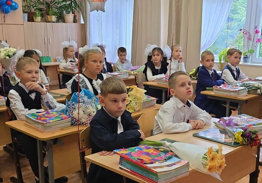 День знаний в Красногорске: для 110 первоклассников 14‑й школы прозвучал первый звонок!