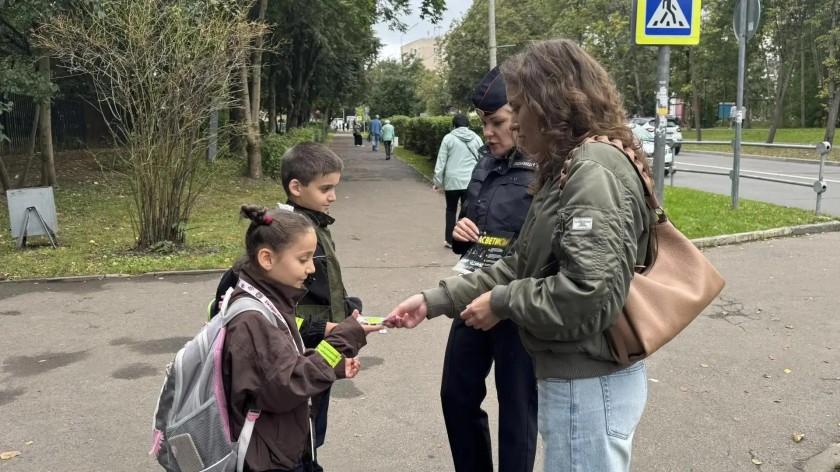 «Трафарет безопасности»: на асфальте у 6‑й гимназии появился добрый помощник школьников