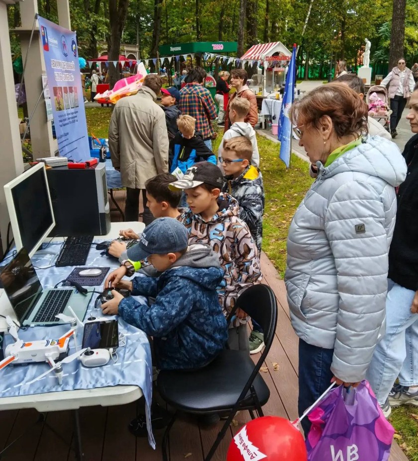 Техника, которая умеет летать: авиамоделисты отметили День города вместе с Красногорском