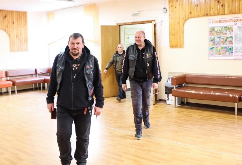Рев моторов остался за дверью