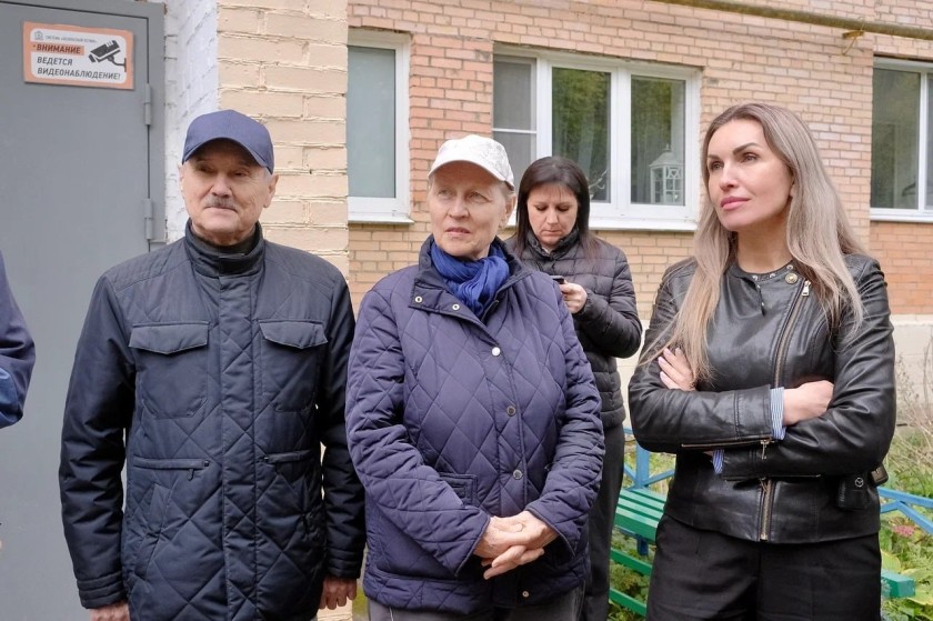 На Лесной продолжается благоустройство детской площадки