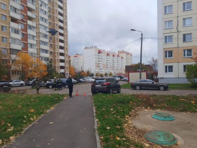 Опасный дефект на фасаде дома в поселке Нахабино устранят в ближайшее время