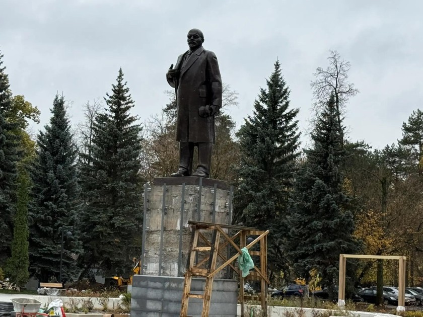 Реконструкция площади Оптиков идет с опережением графика