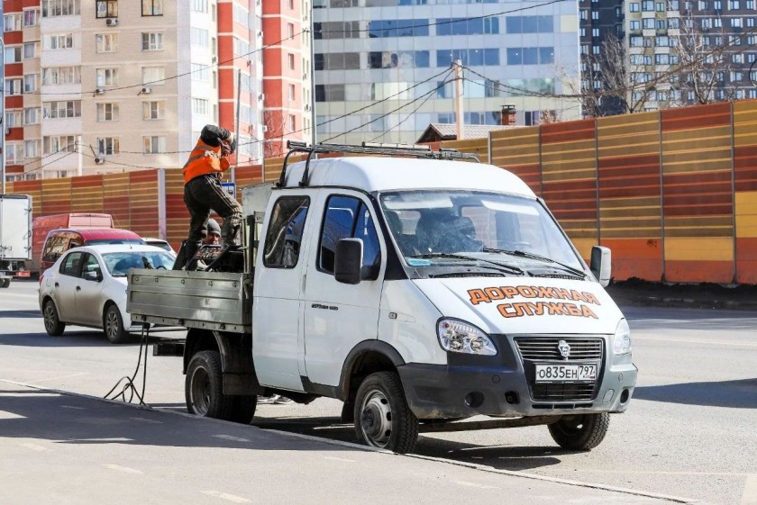 Дмитрий Волков поздравил работников автомобильного и городского пассажирского транспорта с профессиональным праздником