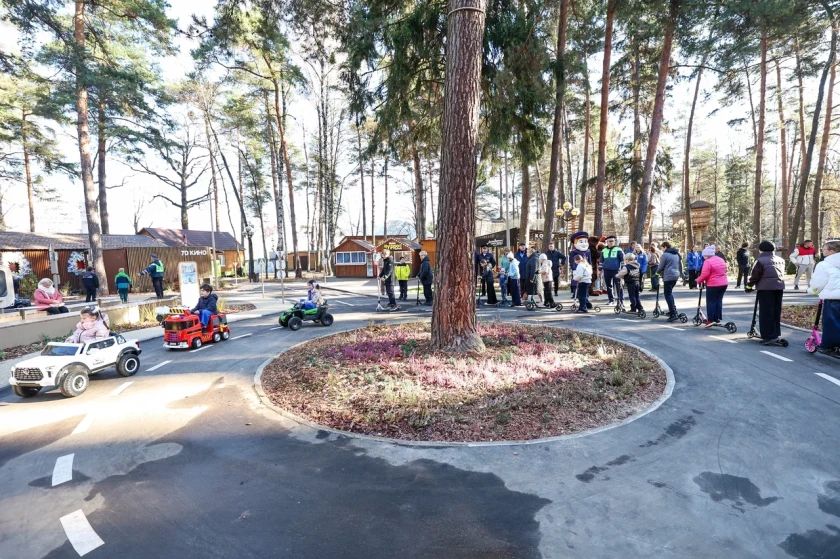 В Красногорске открыли обновленный автогородок в Детском городке «Сказочный»