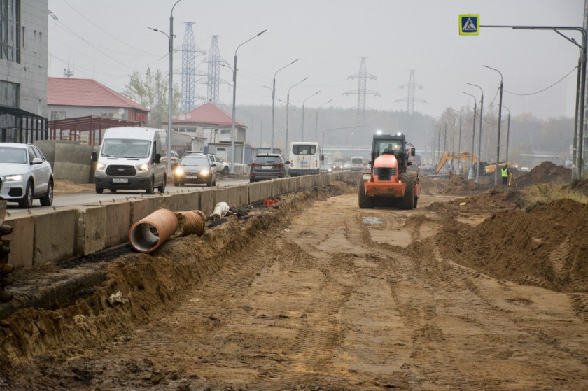 Работы по реконструкции Путилковского шоссе завершены на 70%