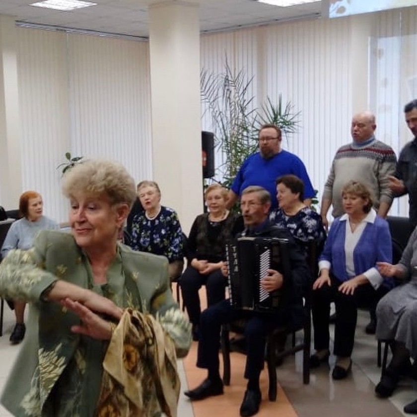 Хор русской песни «Подмосковье» спел для учителей округа