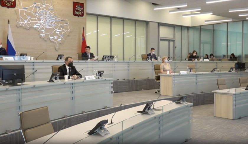 Губернатор Подмосковья поручил усилить контроль за соблюдением масочного режима