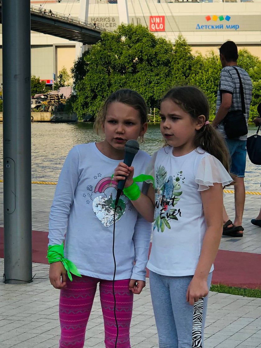 В Красногорске в клубе "Городские каникулы" был организован концерт для родителей