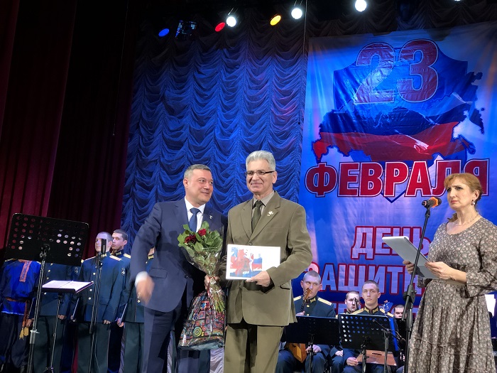 21 февраля, в Доме культуры «Луч» с. Петрово-Дальнее прошел праздничный концерт, посвященный Дню защитника Отечества.