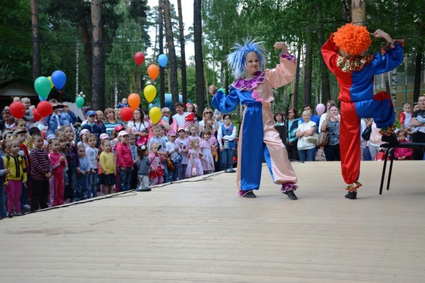 Праздничные мероприятия, посвященные Дню защиты детей, прошли в детском городке «Сказочный»