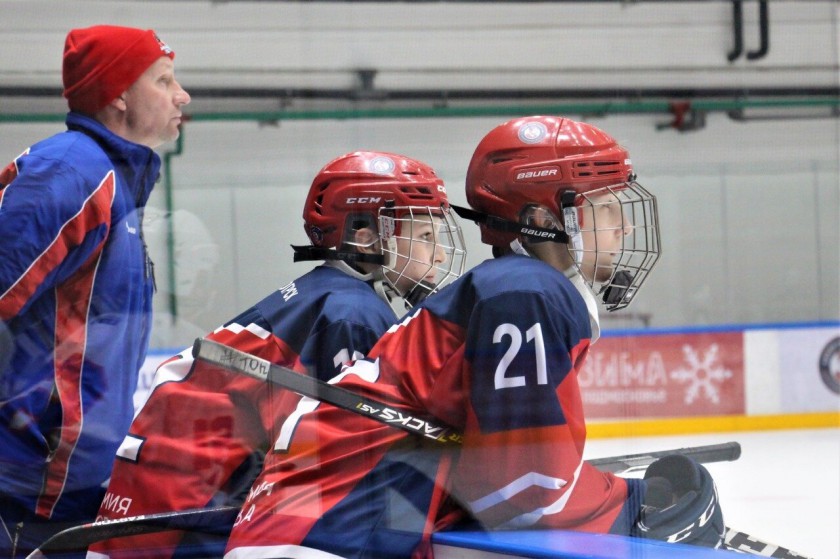 Юные красногорские хоккеисты одержали три победы в пяти матчах