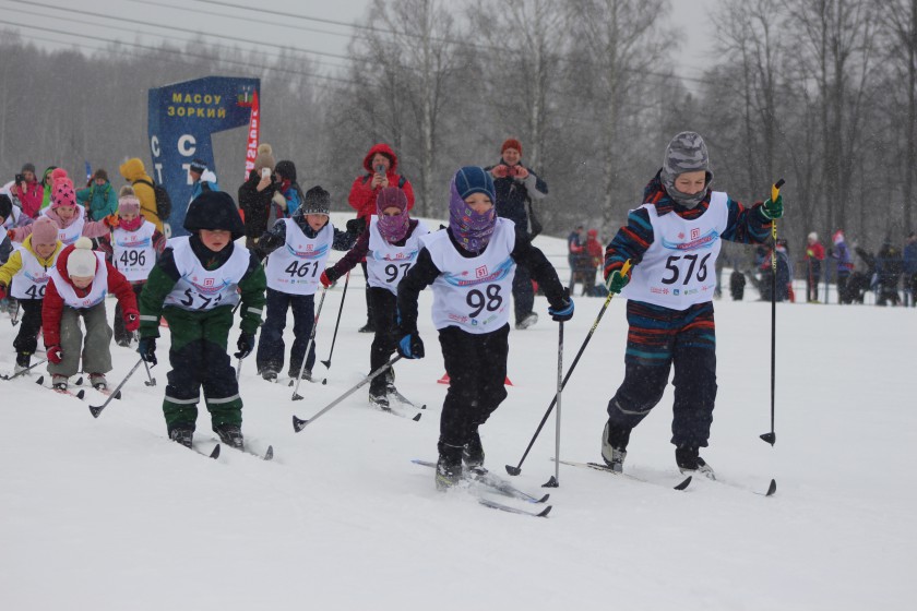 Более 200 спортсменов приняли участие в Утробинской лыжной гонке