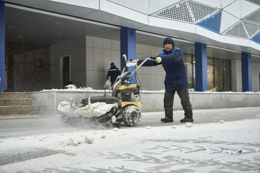В Красногорске идет уборка снега