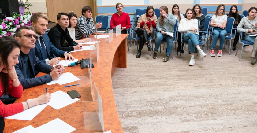 Молодежные инициативы выслушали в Красногорске