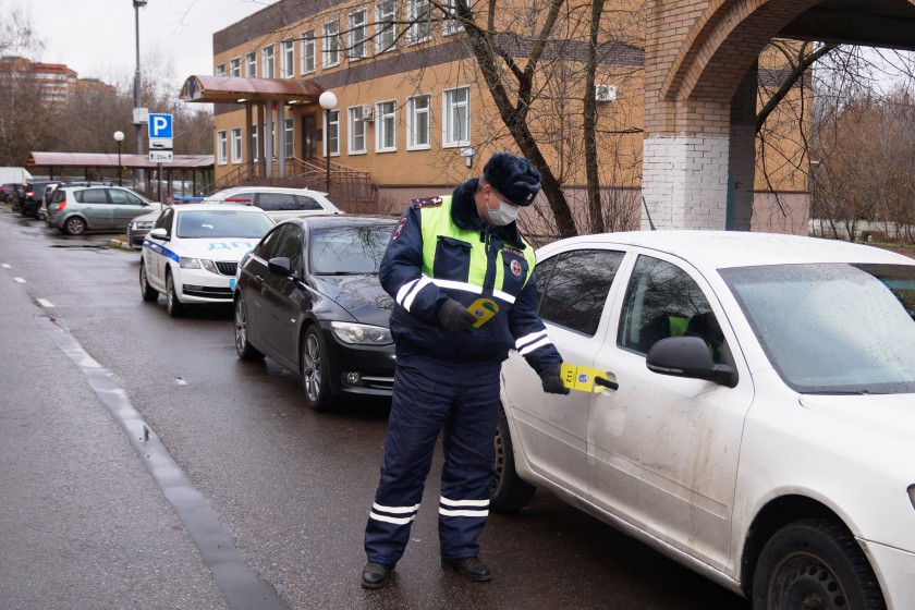 «Безопасный двор» - красногорские автоинспекторы провели профилактическое мероприятие