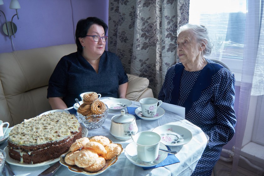 Эльмира Хаймурзина поздравила с 95-летием ветерана ВОВ Нину Федоровну Королёву  