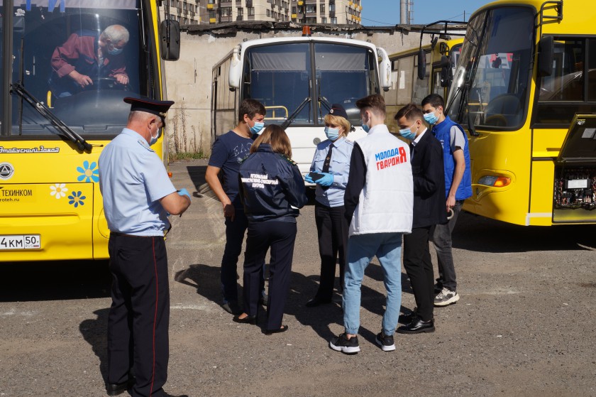 Госавтоинспекторы Красногорска проводят проверки школьных автобусов