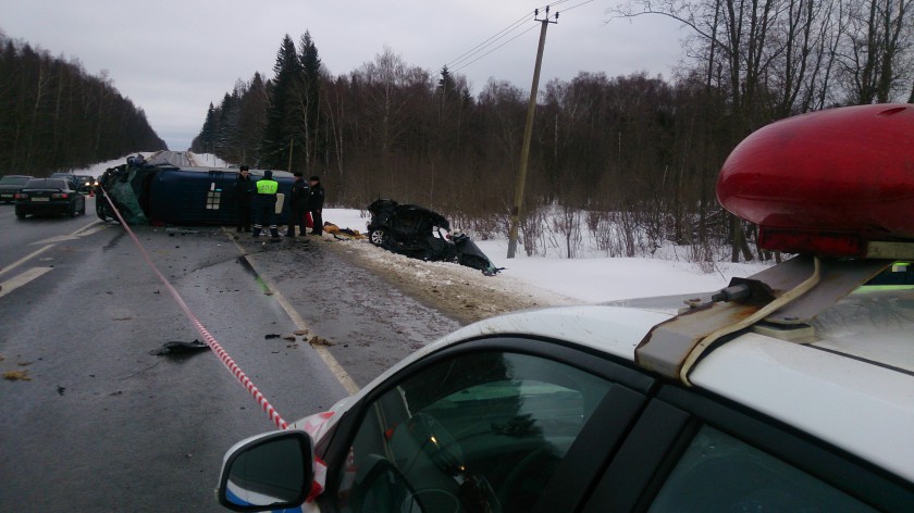 Водители, пользуйтесь детскими удерживающими устройствами!