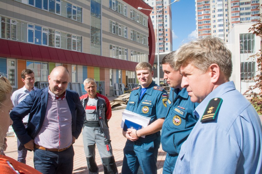В Путилкове проверили ход завершения строительства новой школы