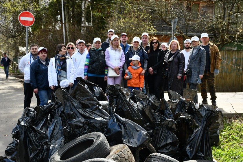 Более 3500 мешков мусора собрали на субботнике в Красногорске