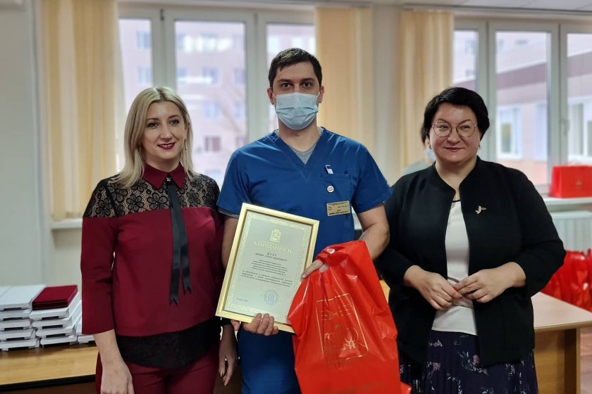 Красногорских медиков наградили за борьбу с COVID-19