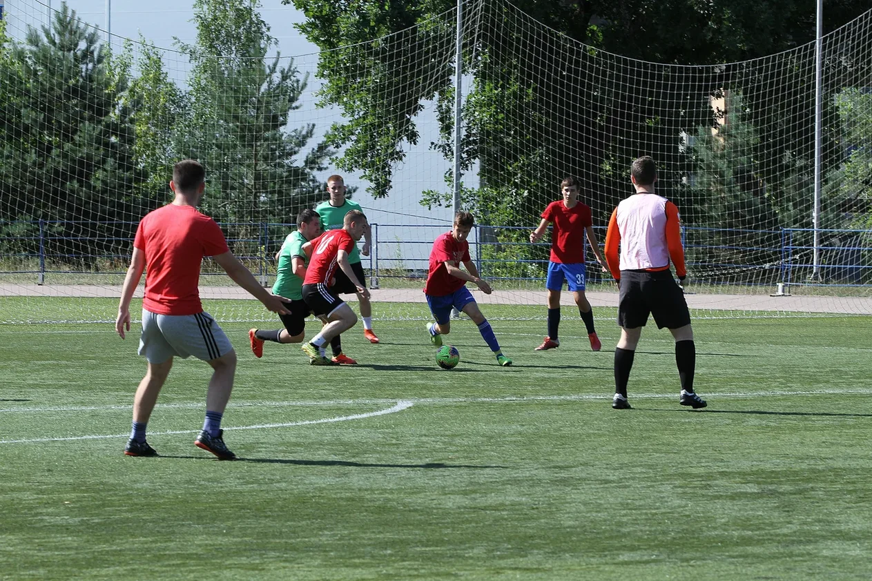 «ЖК Красногорский» одержал победу в чемпионате по футболу