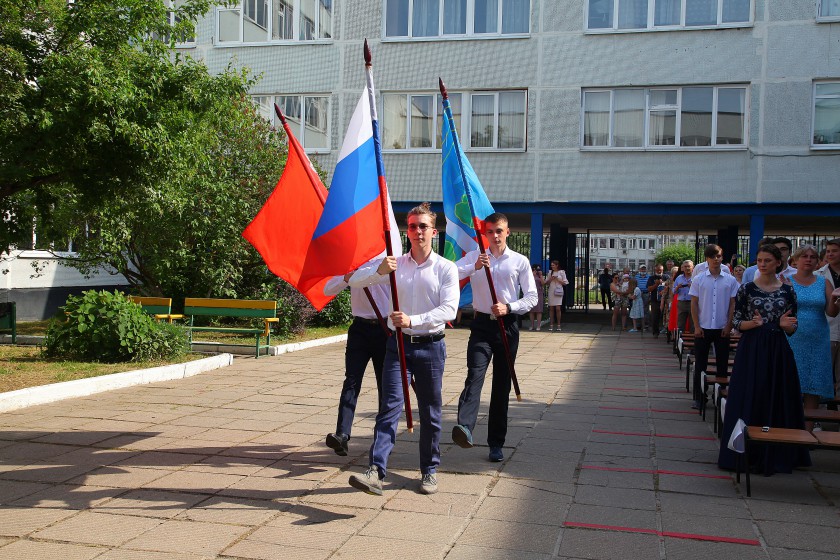 Алексей Спасский поздравил красногорских выпускников с окончанием школы