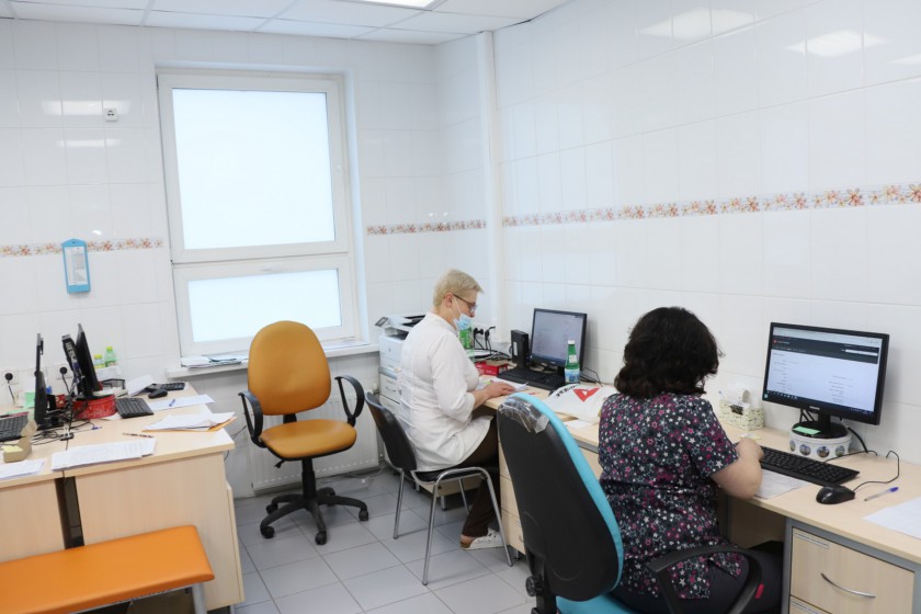 Волонтёры помогают врачам в Красногорской поликлинике №3