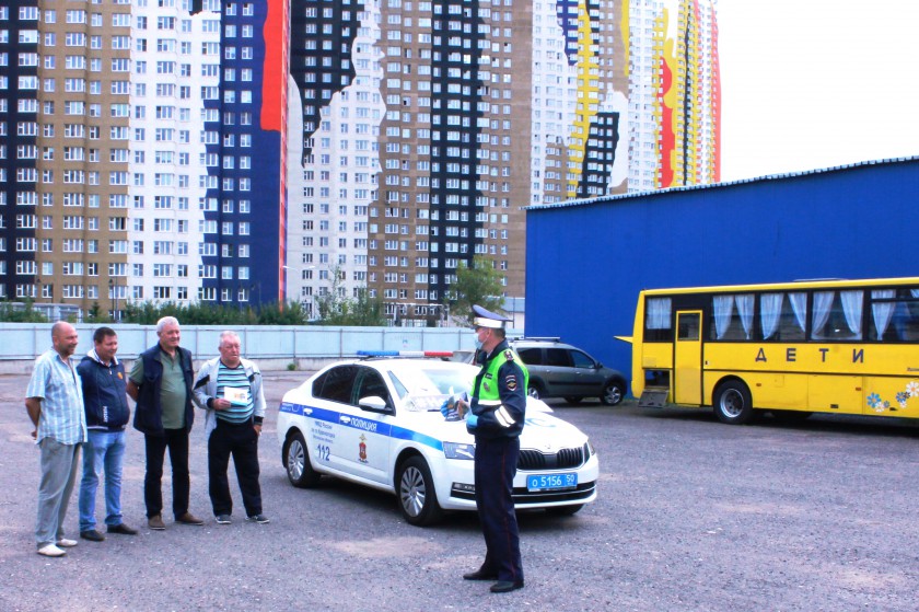 Красногорские госавтоинспекторы провели тематические беседы с работниками автотранспортных предприятий