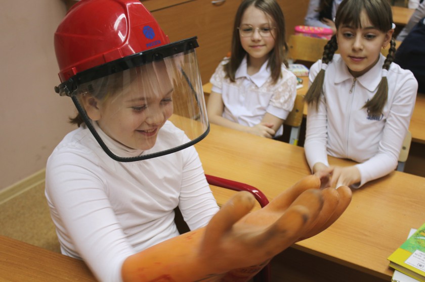 В преддверии школьных каникул «Россети Московский регион» провели более 60 уроков электробезопасности