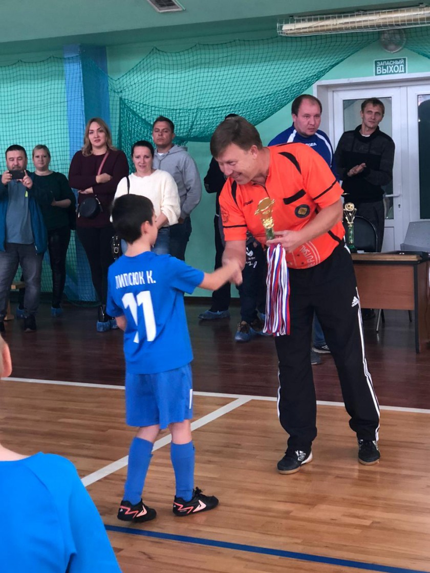 В Петрово-Дальнем проходит турнир по мини-футболу