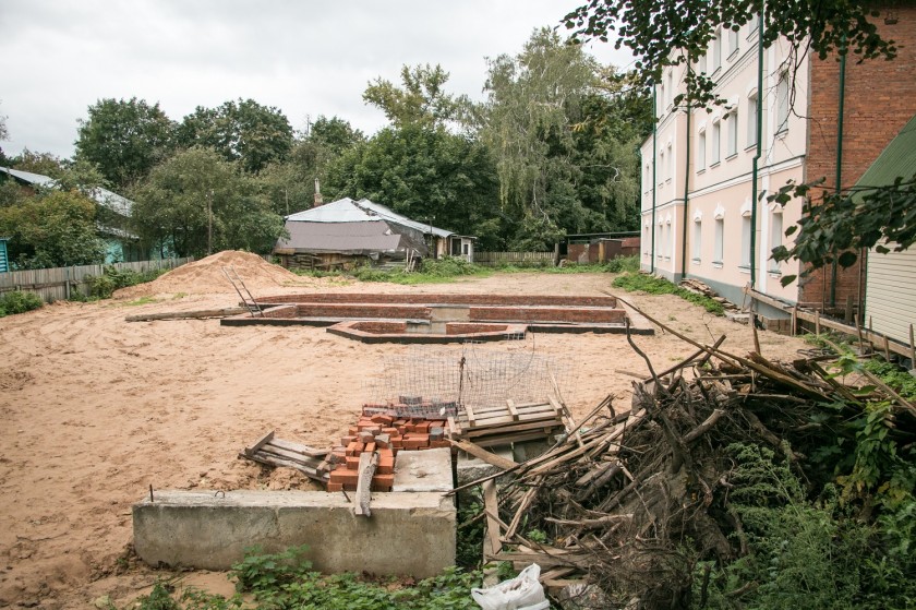 Строительство жилого дома возле Свято-Георгиевской гимназии обсудили в администрации