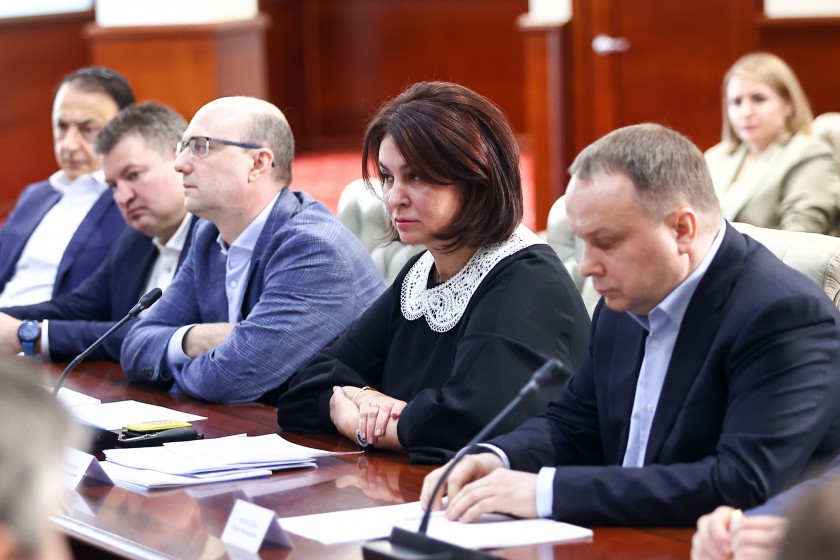 24 марта губернатор Московской области Андрей Воробьёв обсудил с руководителями ведущих строительных компаний меры поддержки в условиях санкций