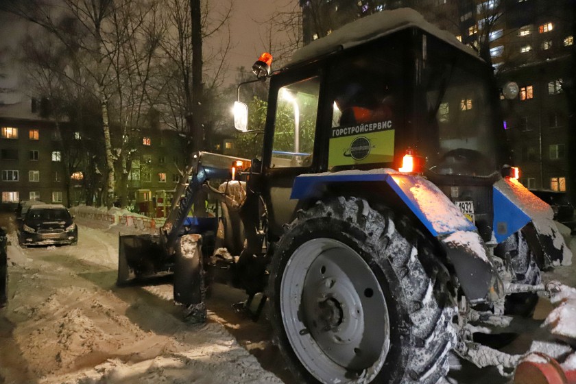 Глава округа проверил качество уборки снега в Павшино