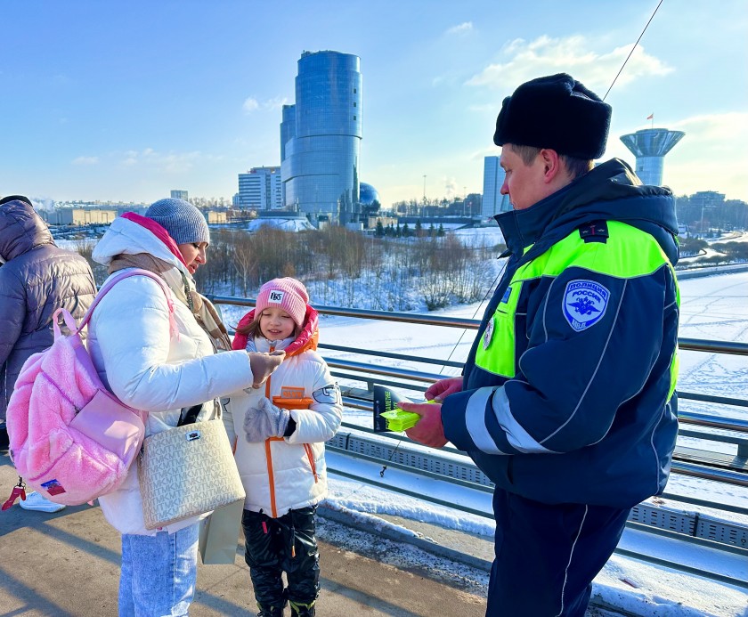 СОТРУДНИКИ ПОДМОСКОВНОЙ ГОСАВТОИНСПЕКЦИИ НАПОМНИЛИ ПЕШИМ УЧАСТНИКАМИ ДОРОЖНОГО ДВИЖЕНИЯ О СТРОГОМ СОБЛЮДЕНИИ ПДД