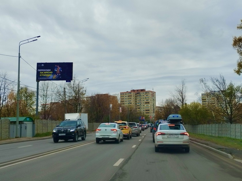 ТЕМАТИЧЕСКАЯ СОЦИАЛЬНАЯ РЕКЛАМА НАПОМНИТ УЧАСТНИКАМ ДОРОЖНОГО ДВИЖЕНИЯ О  ВАЖНОСТИ ПРИМЕНЕНИЯ СВЕТОВОЗВРАЩАЮЩИХ ЭЛЕМЕНТОВ.