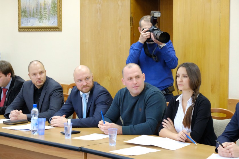 Эффективность законодательной поддержки молодежи обсудили на круглом столе в Красногорске