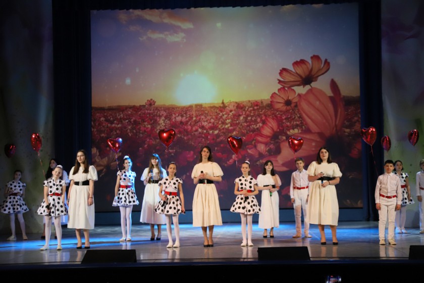 В Красногорске поздравили женщин с наступающим 8 марта