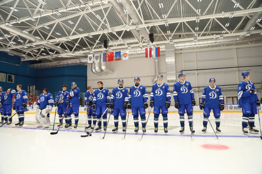 Первую игру сезона Молодежной хоккейной лиги сыграли на льду Красногорск Арены