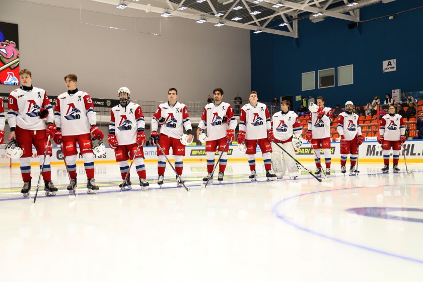 Первую игру сезона Молодежной хоккейной лиги сыграли на льду Красногорск Арены