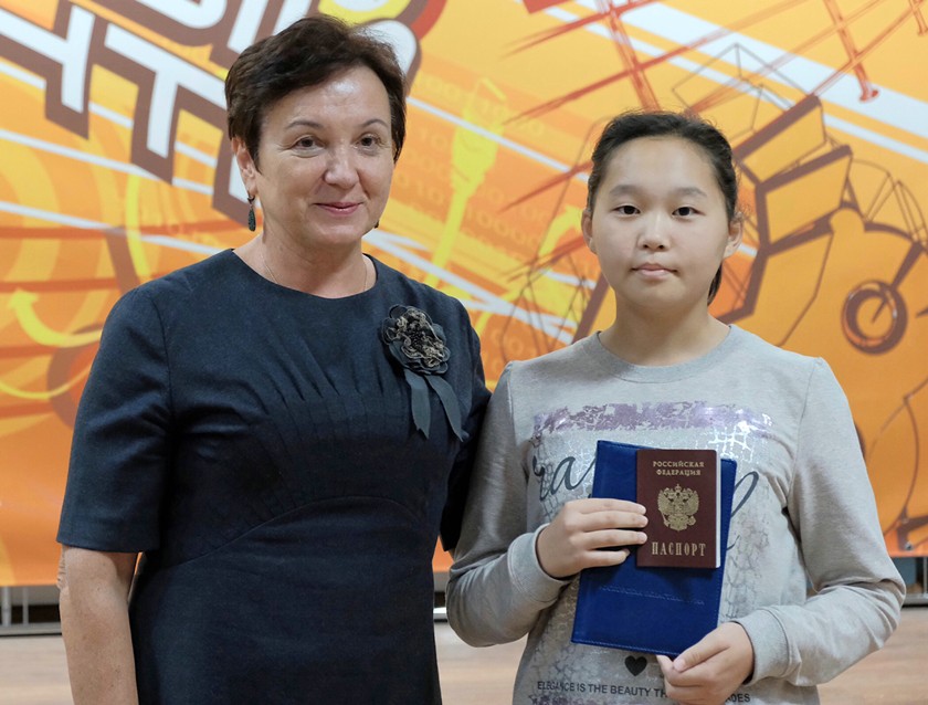 Первые паспорта в торжественной обстановке получили пять школьников из г.о. Красногорск