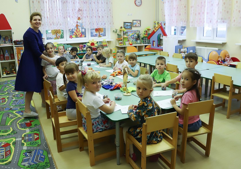 Алексей Спасский поздравил педагогов с Днем дошкольного работника