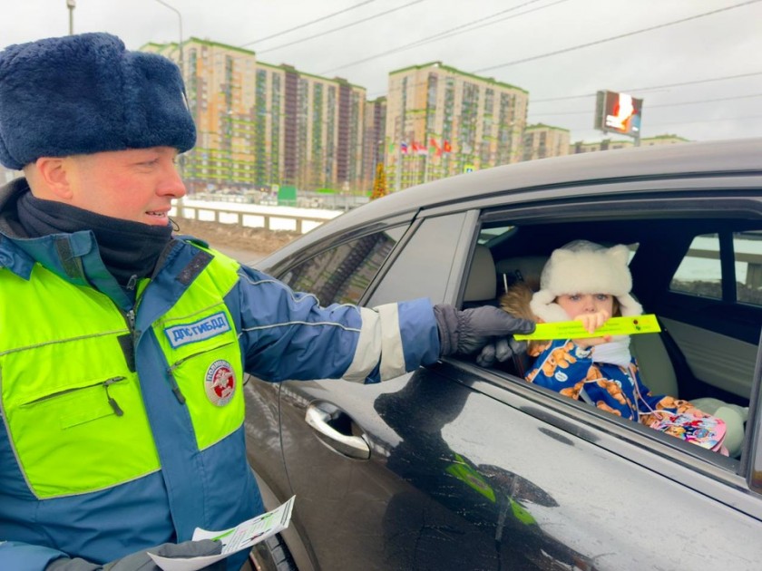 В МОСКОВСКОЙ ОБЛАСТИ АВТОИНСПЕКТОРЫ КОНТРОЛИРУЮТ СОБЛЮДЕНИЕ ВОДИТЕЛЯМИ ПРАВИЛ ПЕРЕВОЗКИ ДЕТЕЙ